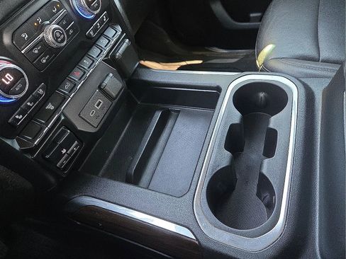 Used 2022 GMC Sierra 3500 SLT w/ SLT Convenience Package image 25