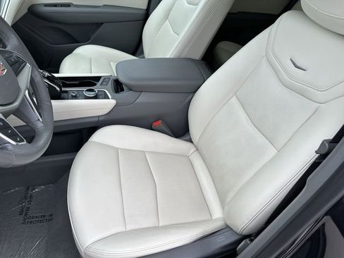 Certified 2023 Cadillac XT5 Premium Luxury w/ LPO, Floor Liner Package image 16