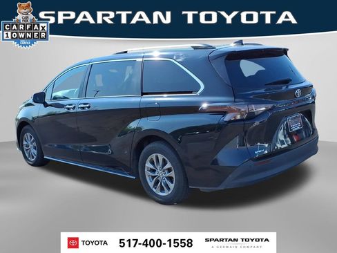 Used 2026 Toyota Sienna XLE FWD image 10