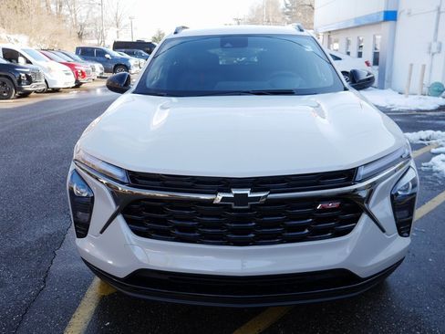 New 2026 Chevrolet Trax RS image 3