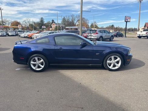 Used 2010 Ford Mustang GT Premium image 2