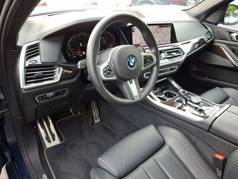 Used 2019 BMW X5 xDrive40i w/ M Sport Package AWD/4WD image 9