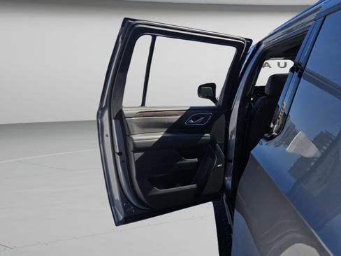 Used 2022 Chevrolet Suburban Z71 w/ Z71 Off-Road Package image 18