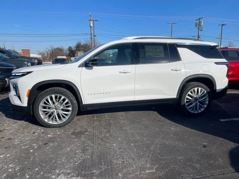New 2026 Chevrolet Traverse LT w/ LPO, Floor Liner Package FWD image 4