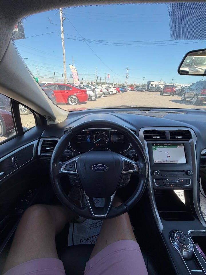 Used 2017 Ford Fusion SE w/ Equipment Group 201A FWD image 48