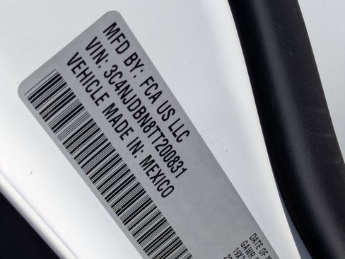 New 2026 Jeep Compass Latitude image 19