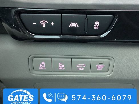 Used 2024 Kia Carnival EX image 26