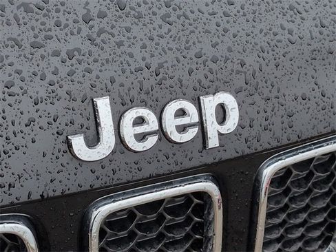 Certified 2019 Jeep Compass Latitude w/ Cold Weather Group image 9