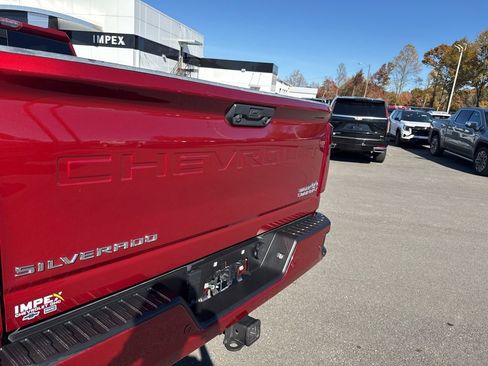 Used 2023 Chevrolet Silverado 3500 High Country w/ Technology Package image 31