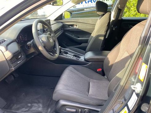 Used 2023 Honda Accord EX image 11