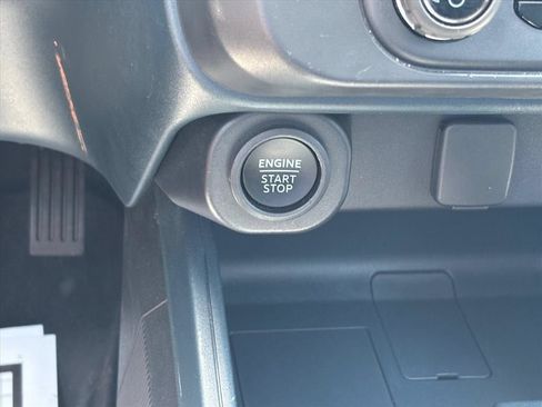 Used 2025 Ford Maverick Lobo AWD/4WD image 18