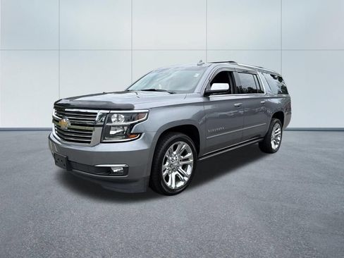 Used 2019 Chevrolet Suburban Premier w/ Premier Plus Edition AWD/4WD image 2