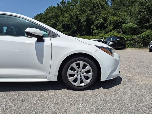 Used 2024 Toyota Corolla LE FWD image 10