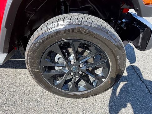 Certified 2025 Jeep Wrangler Unlimited Sahara AWD/4WD image 16