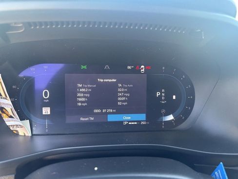 Used 2023 Volvo XC40 B5 Ultimate w/ Protection Package Premier image 6