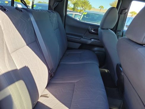 Used 2017 Toyota Tacoma TRD Sport image 10