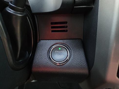 Used 2019 Ford F250 Lariat w/ Lariat Ultimate Package AWD/4WD image 18
