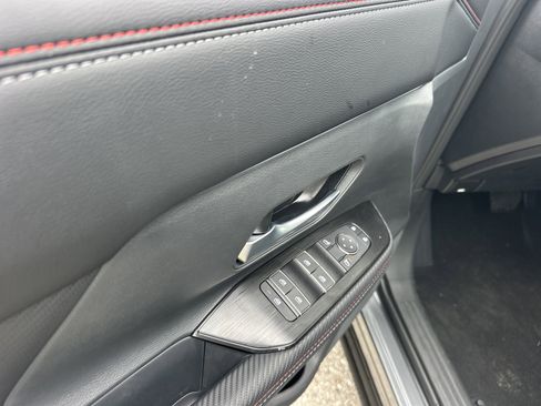 New 2026 Nissan Kicks SR FWD image 17