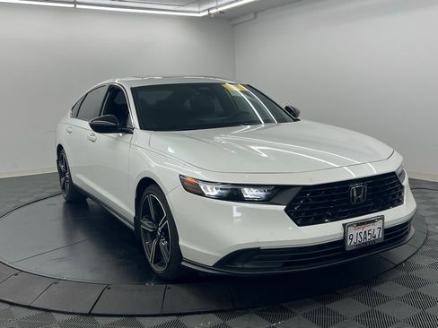 Used 2024 Honda Accord Sport image 2