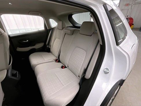 Certified 2023 Honda HR-V LX image 19