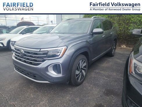 Used 2025 Volkswagen Atlas SEL AWD/4WD image 1