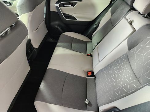 Used 2022 Toyota RAV4 XLE image 14