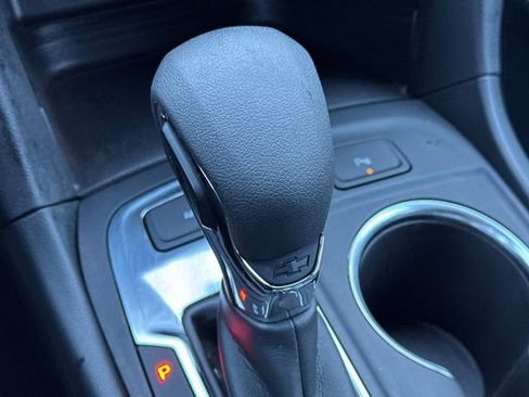 Used 2024 Chevrolet Equinox LT image 34