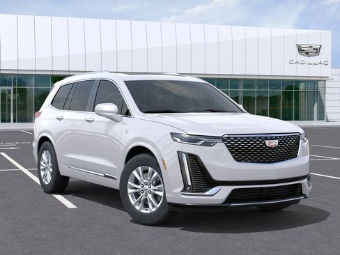 New 2025 Cadillac XT6 Luxury FWD image 31