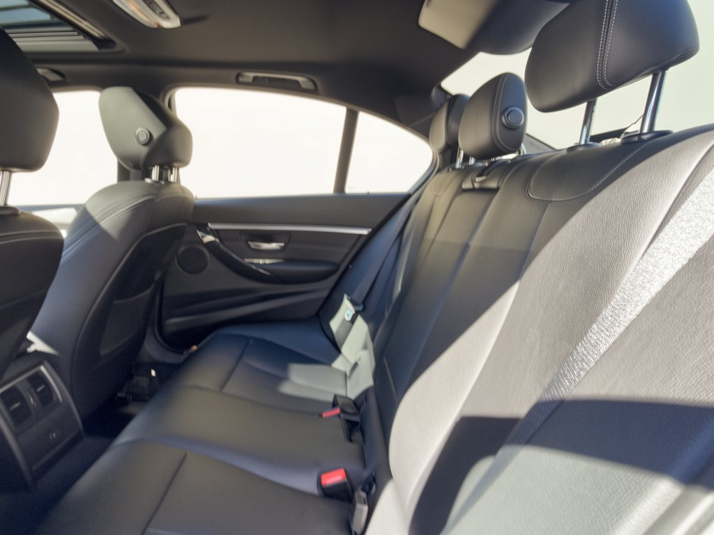 Used 2016 BMW 328i Sedan RWD image 25