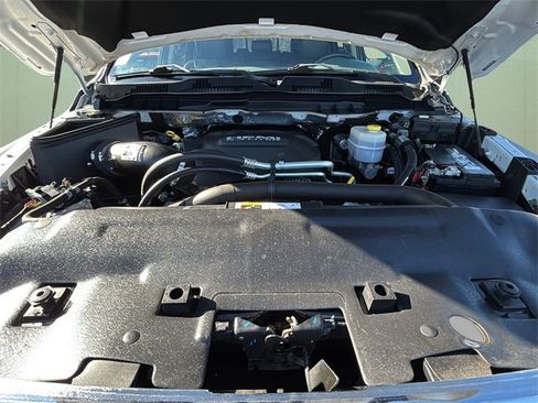 Used 2018 RAM 3500 SLT w/ Luxury Group image 12