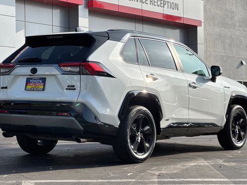 Used 2021 Toyota RAV4 XSE image 4