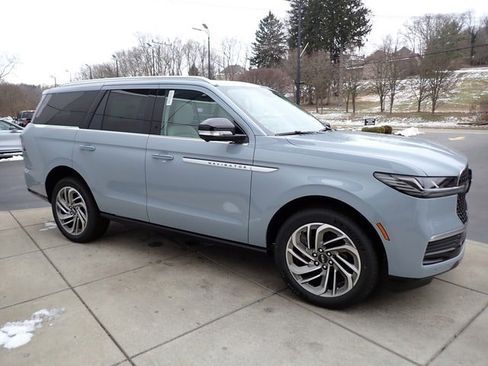 New 2025 Lincoln Navigator Reserve image 14