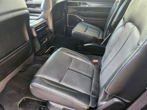 Used 2022 Jeep Wagoneer Series III image 31