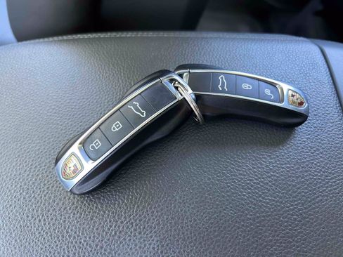 Used 2019 Porsche Cayenne AWD/4WD image 9