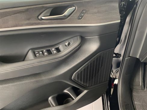 New 2025 Jeep Grand Cherokee Limited w/ Black Appearance Package image 28