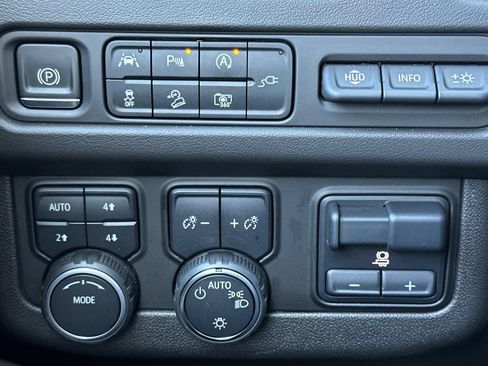 Used 2022 Chevrolet Tahoe Premier image 42