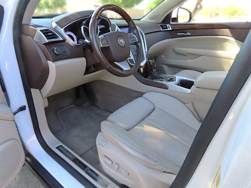 Used 2011 Cadillac SRX Luxury FWD image 11