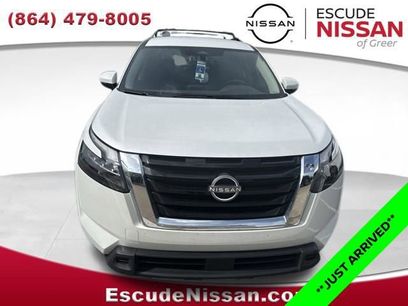 Certified 2025 Nissan Pathfinder SV