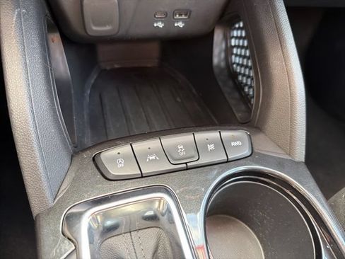 Used 2024 Chevrolet TrailBlazer LT w/ LT Cold Weather Package AWD/4WD image 19