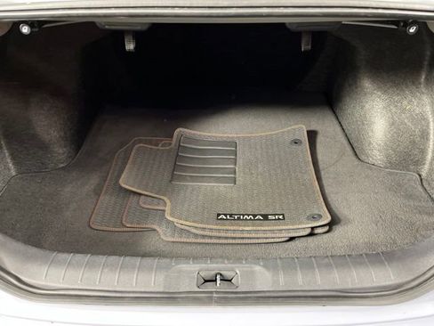 Used 2024 Nissan Altima 2.5 SR FWD image 29