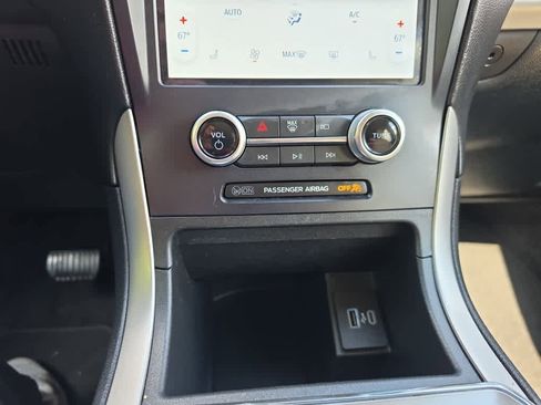 Used 2022 Ford Edge SEL AWD/4WD image 18