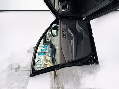 Used 2023 Nissan Rogue SV image 12