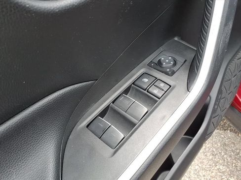 Used 2025 Toyota RAV4 XLE FWD image 17