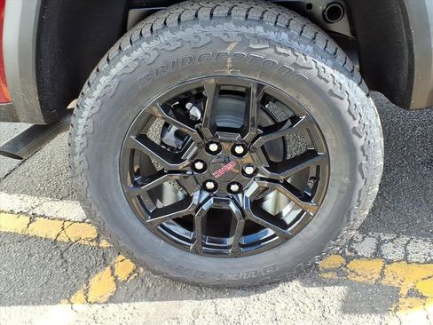 New 2026 GMC Canyon Elevation w/ Convenience Package image 7