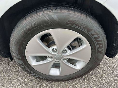 Used 2016 Kia Soul FWD image 31