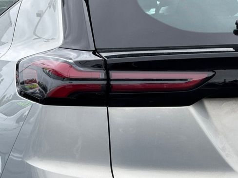 Used 2023 Chevrolet Bolt EUV LT w/ Comfort Package image 44