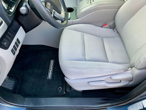 Used 2019 Toyota Highlander LE image 39