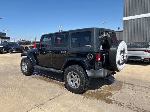 Used 2016 Jeep Wrangler Unlimited Sahara w/ Connectivity Group image 2