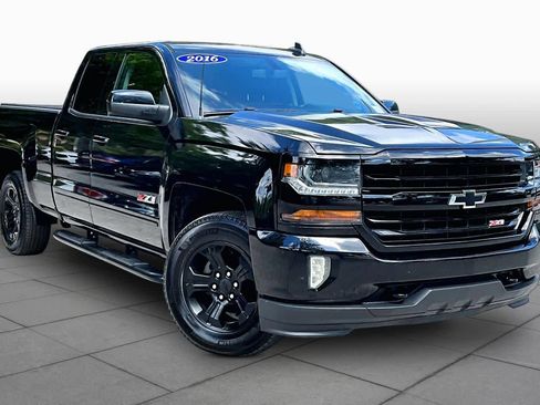 Used 2016 Chevrolet Silverado 1500 LT w/ Midnight Edition AWD/4WD image 3