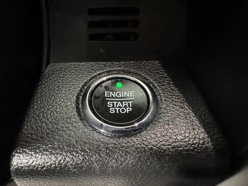 Used 2020 Ford Expedition Limited w/ Equipment Group 301A AWD/4WD image 17